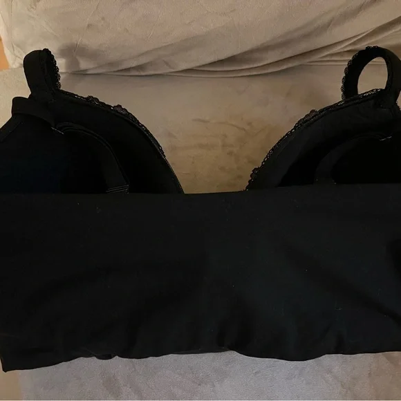 Victoria’s Secret Body By Victoria Lined Wire Padded W/ Black Lace - Black 38DD - Picture 2 of 3